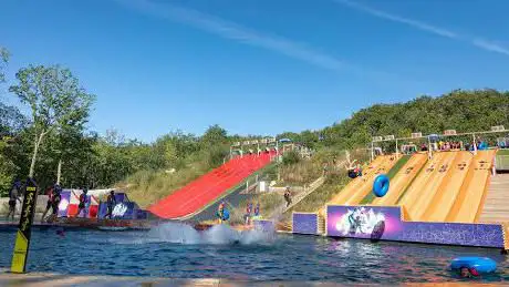 Photo de O'Fun Park - Parc d'attractions Vendée - Accrobranche  waterjump, paintball, EVC...
