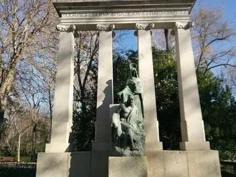 Photo de Monumento a Ruperto ChapÃ­