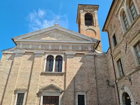 Photo de Church San Giuliano Martire