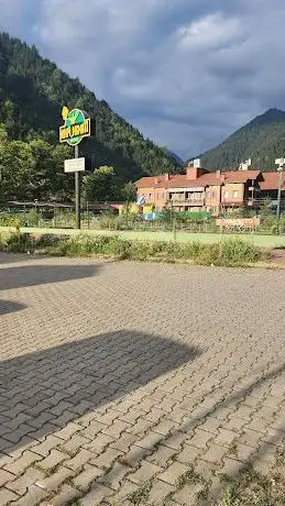 Photo de Uzungöl masal parkı