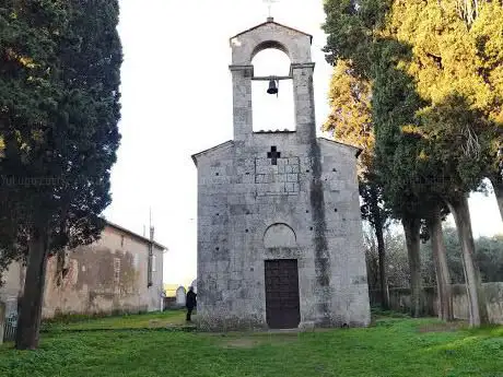 Photo de Chiesa di San Miniato a Marcianella  Marciana, Cascina