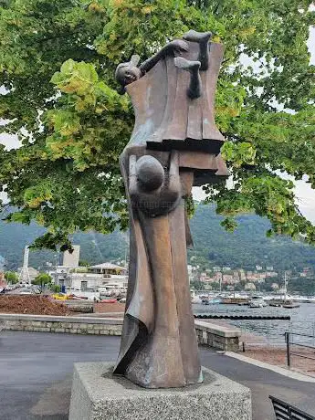 Photo de Statua Amicizia Fraterna - Como