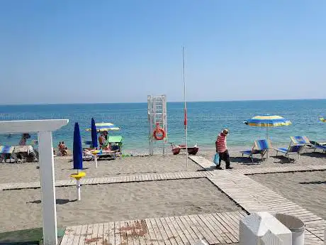 Photo de Spiaggia La Pace