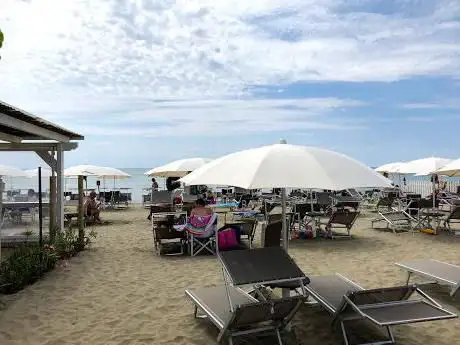 Photo de Stabilimento Balneare Lido Sirene