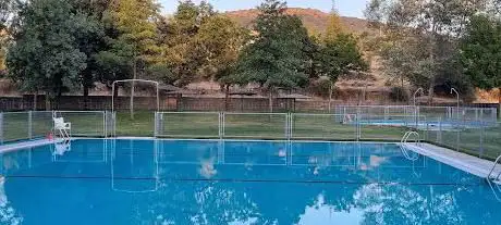 Photo de Piscina Municipal de Revenga