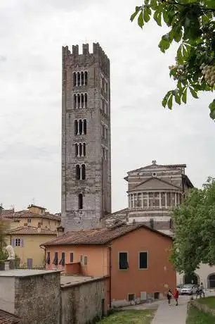 Photo de Bulwark Holy Cross