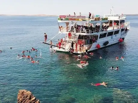 Photo de ayvalik tour boat veysel kaptan