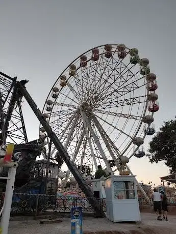 Photo de Lunapark