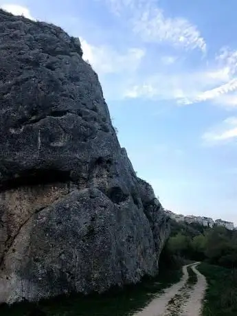 Photo de Falesia di Castelvecchio Subequo