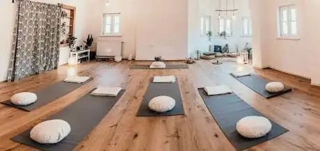 Photo de BEWUSST:SEIN Yoga- & Gesundheitsstudio
