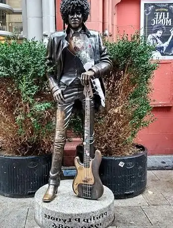 Photo of Phil Lynott Statue