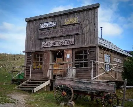 Photo de Cowboy Village Roswell Fužine