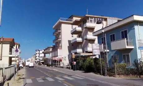 Photo de Spiaggia pubblica
