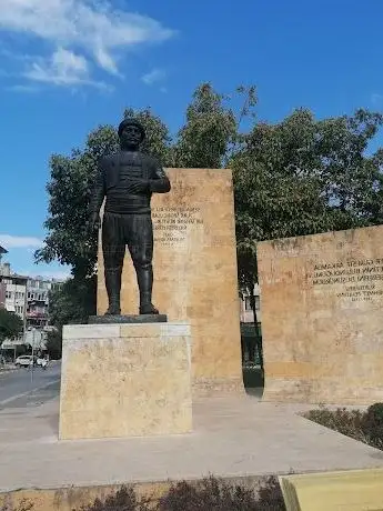 Photo de Kurtdereli Statue