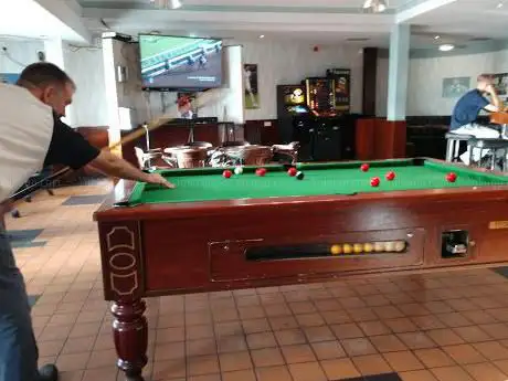 QE 1 Snooker Club