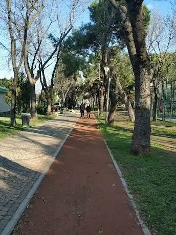 Photo de Kadikoy Municipality Parks and Gardens Department Yogurtcu Park