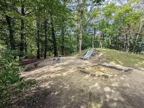 Photo de Spielplatz am Schellenberg