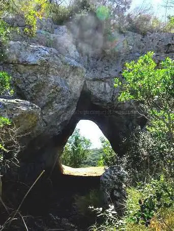 Photo de Enfilade de Grottes et de rochers percés