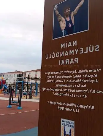 Photo de Naim Süleymanoğlu Parkı