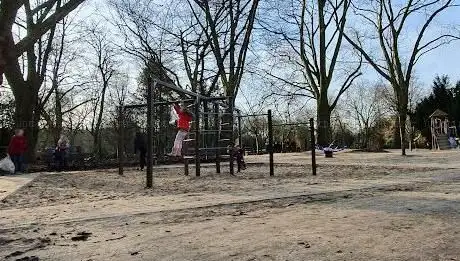 Photo de Spielplatz Erzbahntrasse