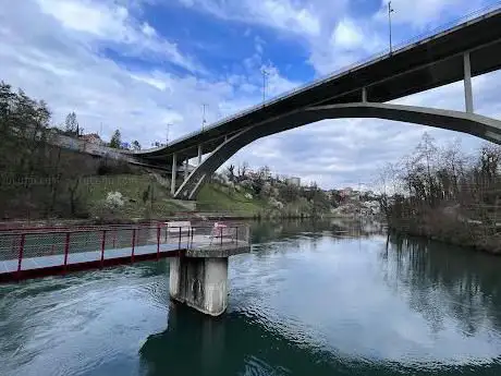 Photo de Aussichtspunkt Limmatbrücke