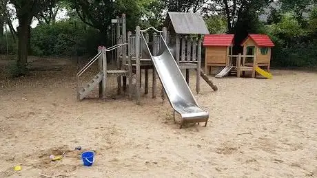 Photo de Spielplatz Insterburger Straße