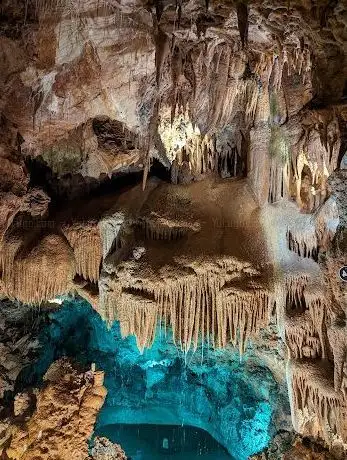Photo de Algar Natural das Grutas de Mira de Aire