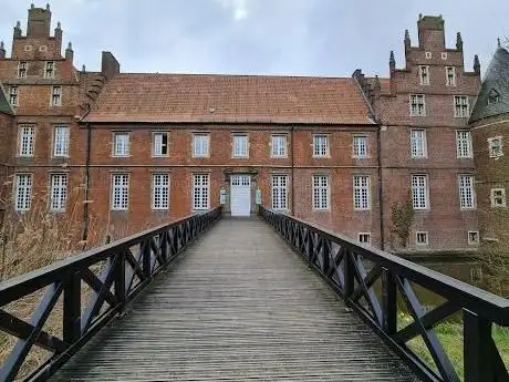 Photo de Historische Schlossbrücke
