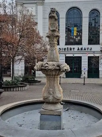Photo de Lev s erbom
