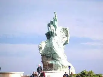 Photo de Monument aux héros et victimes de la mer
