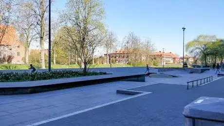 Photo de Street Plaza