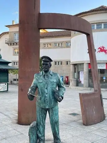 Photo de Estátua Jornaleiro