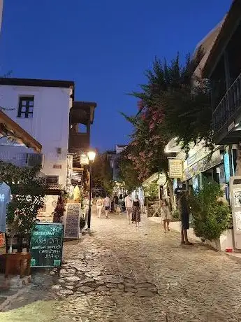 Photo de Kaş Belediye Çarşısı