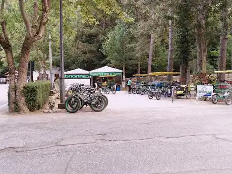 Photo de Area prati Lago di Scanno