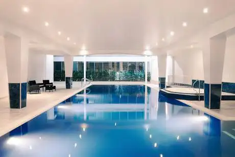 Photo de Spa Naturel Cardiff Holland House