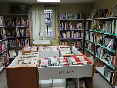 Photo de Bibliothèque Dumont