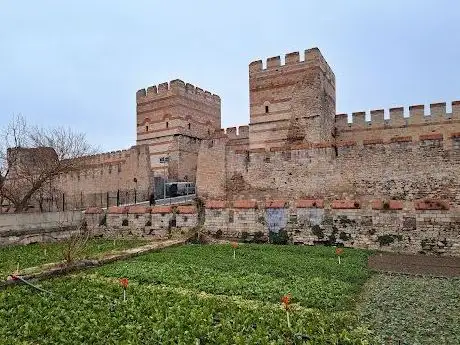 Photo de The Walls of Istanbul