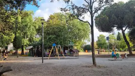 Photo de Parco giochi per bambini