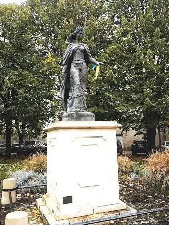 Foto de Statue d'Anne de Kiev