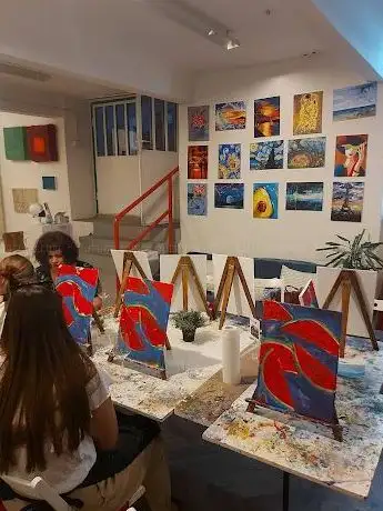 Photo de Art Bottega Zagreb | Wine and Paint Studio