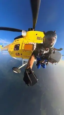 Photo de Bestskydive Tirol Luftsportverein - Tandem Fallschirmspringen St. Johann