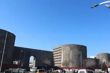 Photo de Urfa Gate