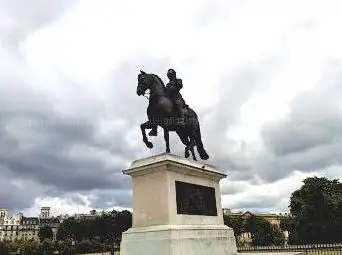 Photo de Equestrian Statue of Henri IV