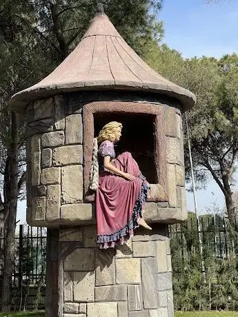 Photo de Masal Parkı - ŞehzadelerPark