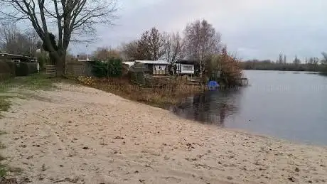 Photo de Strand des Campingplatzes Landwehrsee