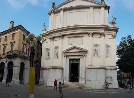 Photo de Duomo di San Lorenzo Martire