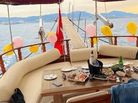 Photo de Bodrum Private Boat Tour - Bodrum Boat Trip - Bodrum Tekne Turu - Bodrum Turquoise Vip Tours - Bodrum Private Tour