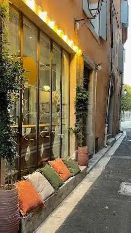 Photo de SHOWROOM • fleurs de bitume Galerie éphémère d'art & d'évènement - Béziers