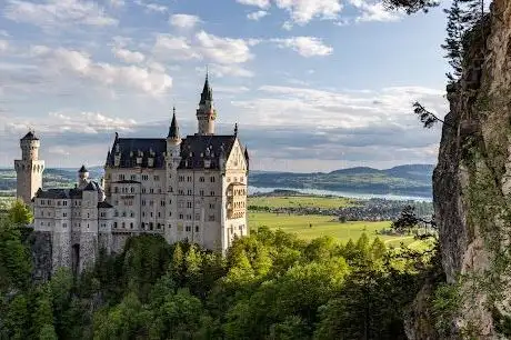 Photo de Aussichtspunkt Neuschwanstein und Marienbrücke