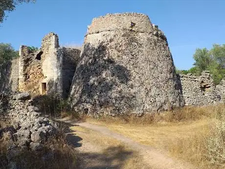 Photo de Castello ciclopico rupestre